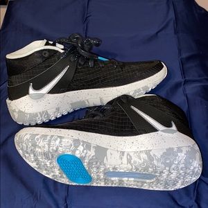 Nike KD 13 Black/Wolf Gray/White Size 6.5